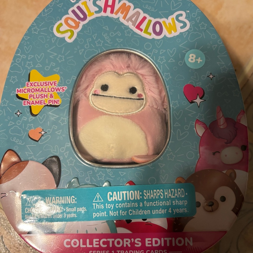 Squishmallows Brina in tin